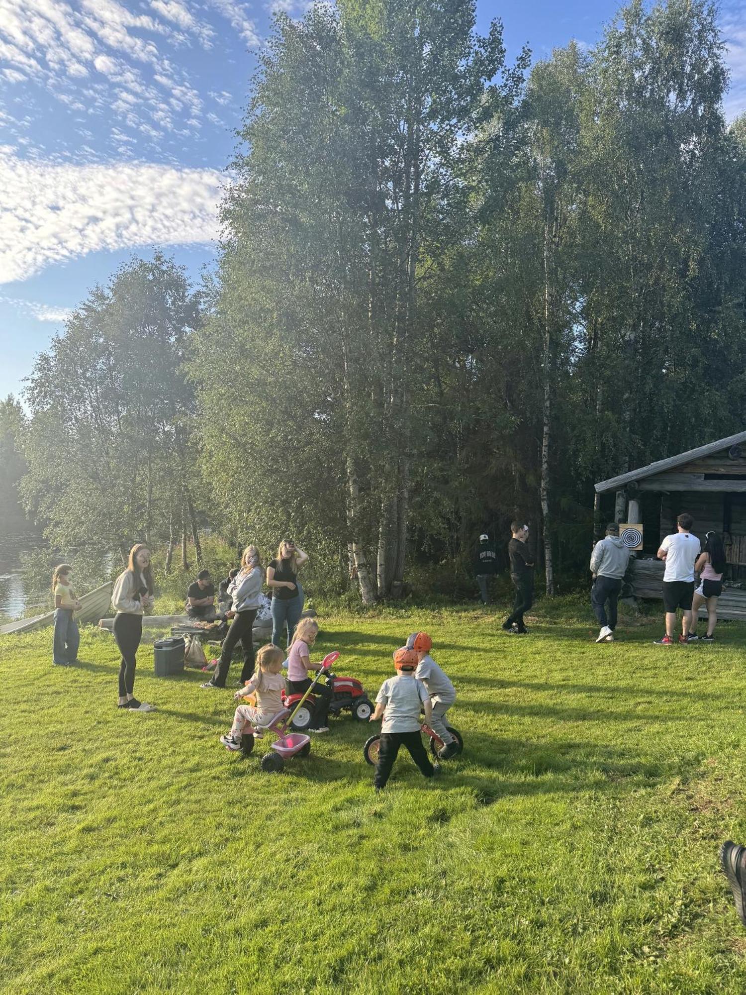 Lapin Villa Hiisi Joen Rannalla Ranua Kültér fotó